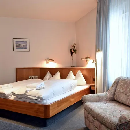 Pflum Mit Gaestehaus *