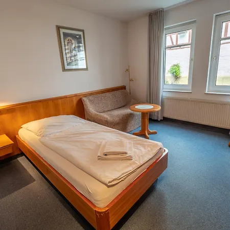 Pflum Mit Gaestehaus