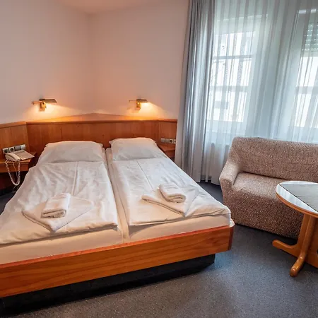 Pflum Mit Gaestehaus Hotel Nuertingen