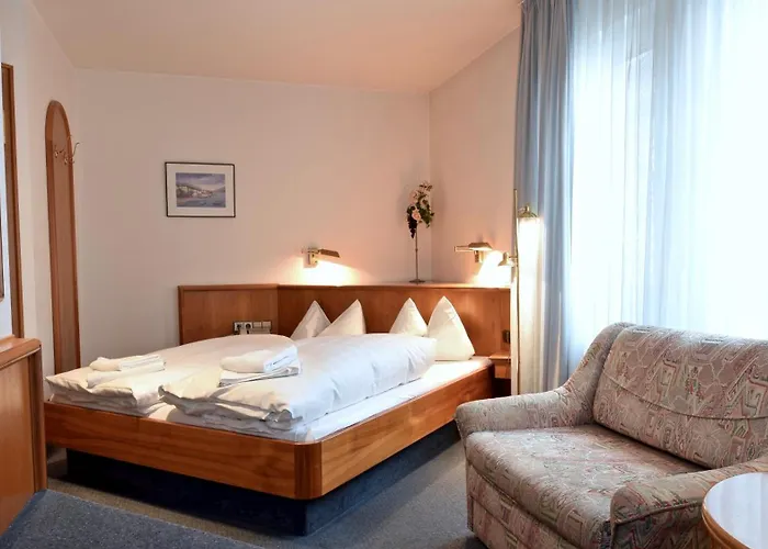 Pflum Mit Gaestehaus *